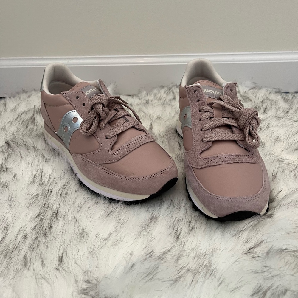 Adorable NWOT Blush Size 7.5 Saucony Jazz Triple - Never Worn!